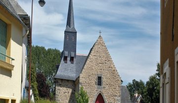 Place église à Langouët