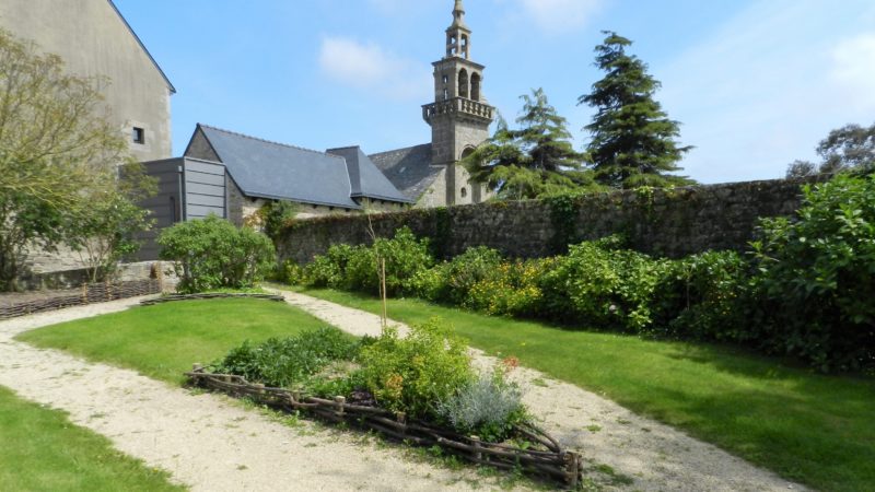 Ploulec'h jardins mairie