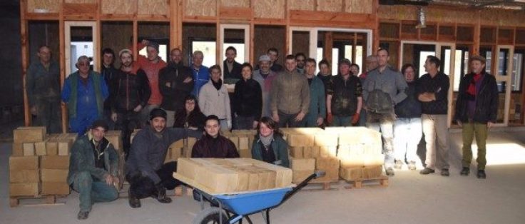 école publique Treffieux - chantier terre crue