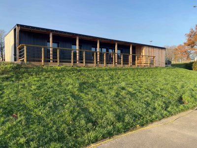 auray-club-house-bois-paille